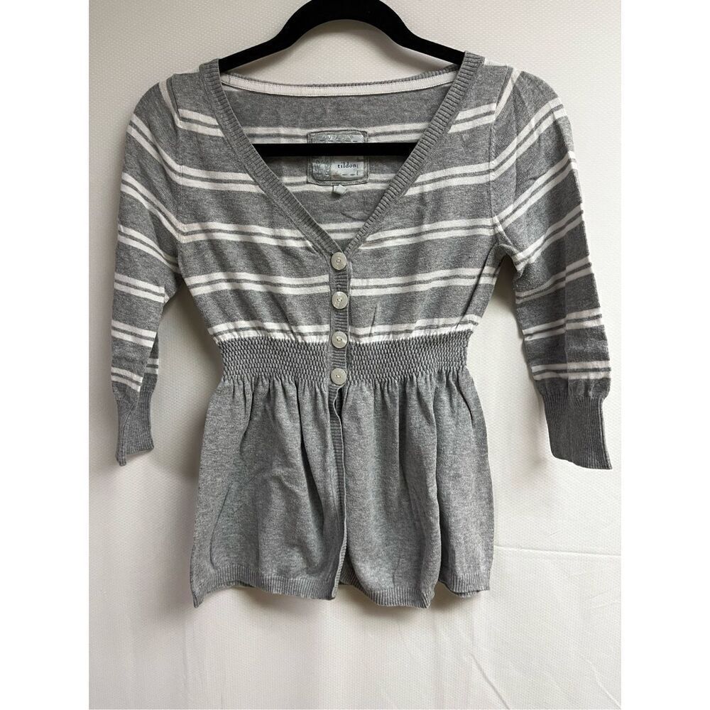 Y2K Tildon baby doll style button front sweater top